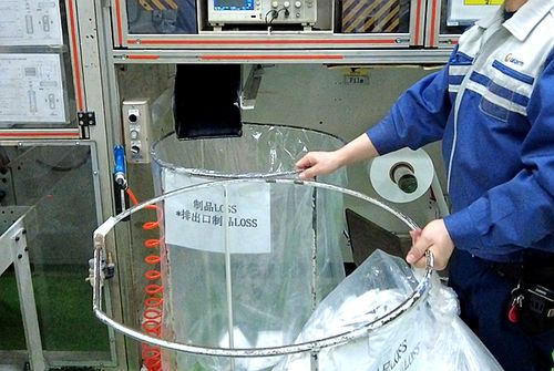 探訪(fǎng)蘇菲上海工廠(chǎng) 零容忍 制度守護(hù)女性健康